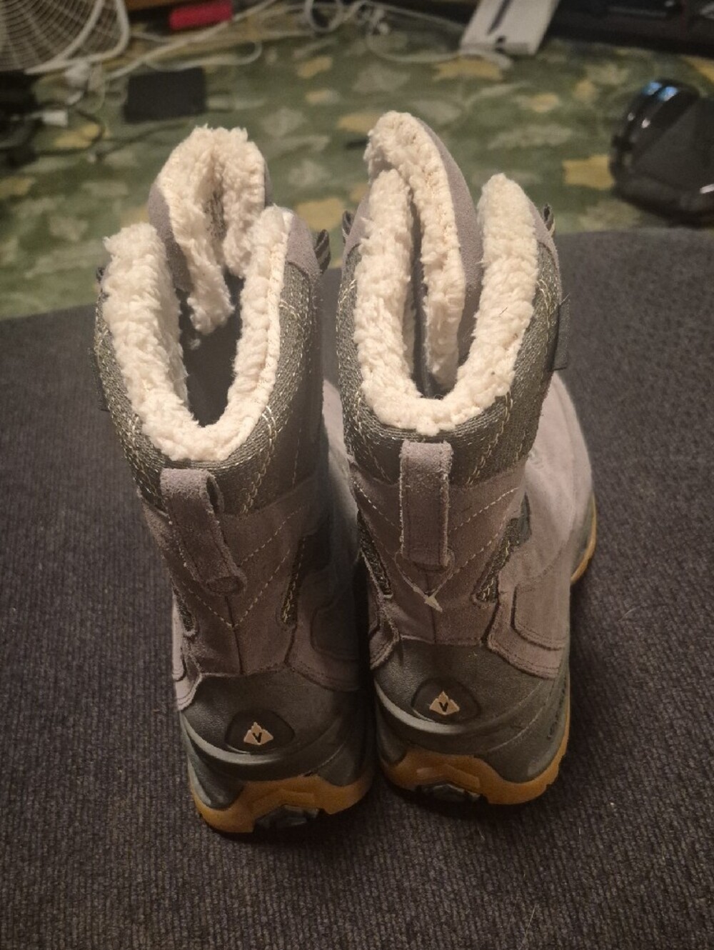 Vasque Gray Suede Winter Boots with Shearling Collar and Gum Sole - Picture 3 of 9